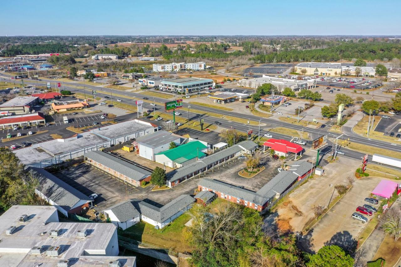 Adams Motel Dothan