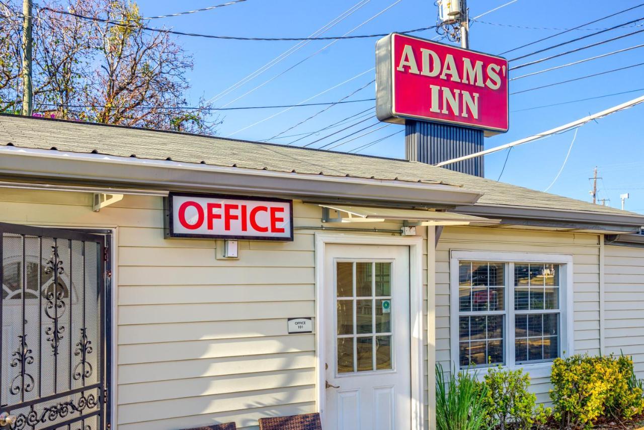 Adams Motel