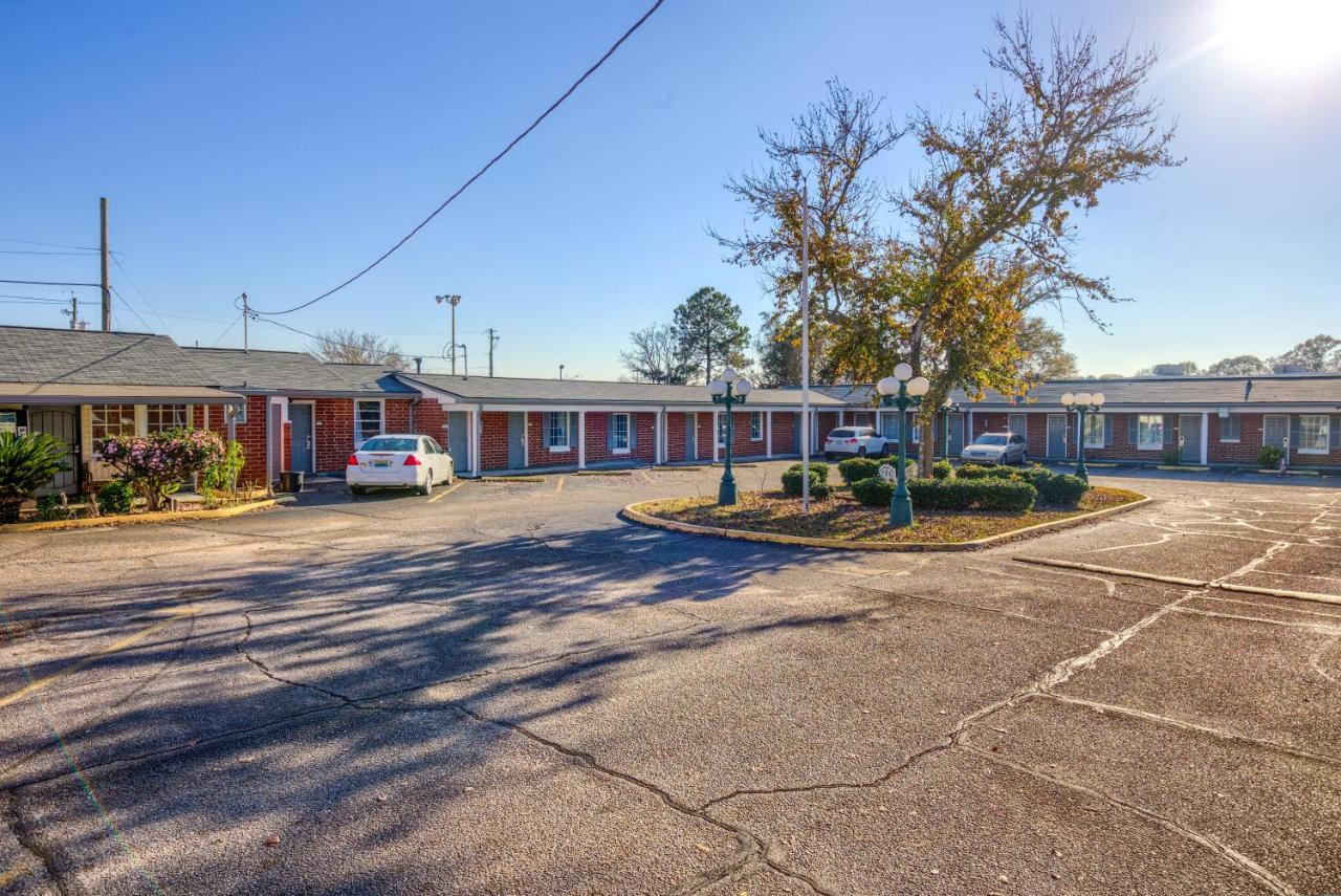 Adams Motel Dothan
